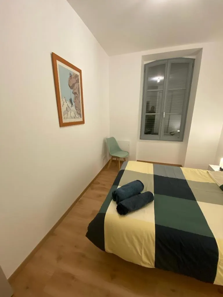 Royat : Superbe Appartement En Face Des Thermes Apartment